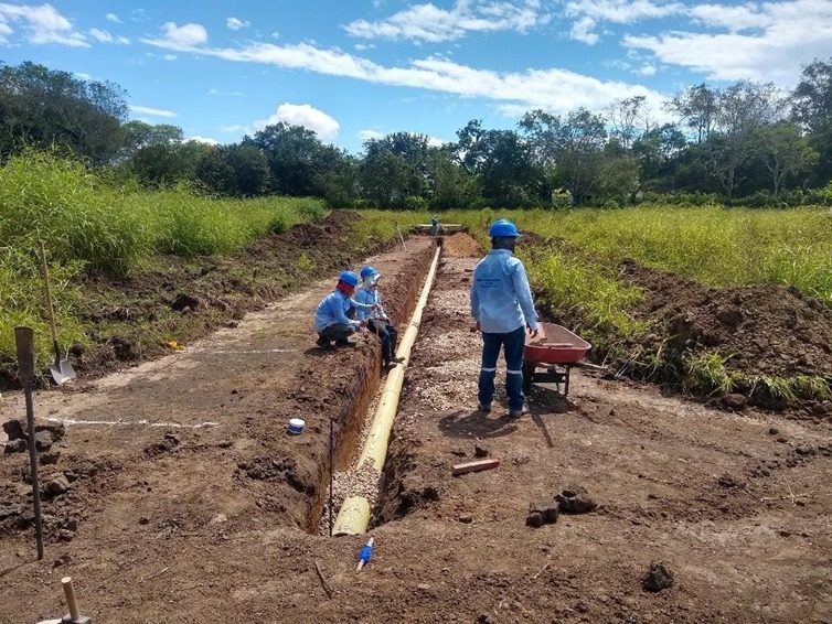Instalación de red de gas natural en zanja